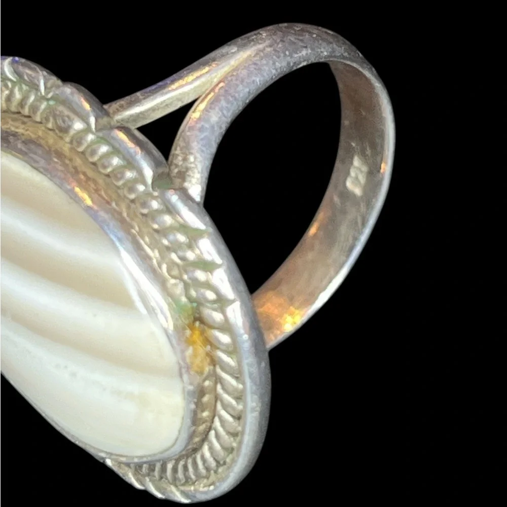 Beautiful Vintage Agate 925 Silver and Cream Statement Ring SIZE 7